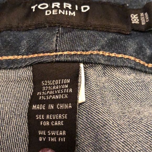 Torrid Medium Wash High Rise Three Button Front Skinny Jeans Size 18 - Picture 8 of 8